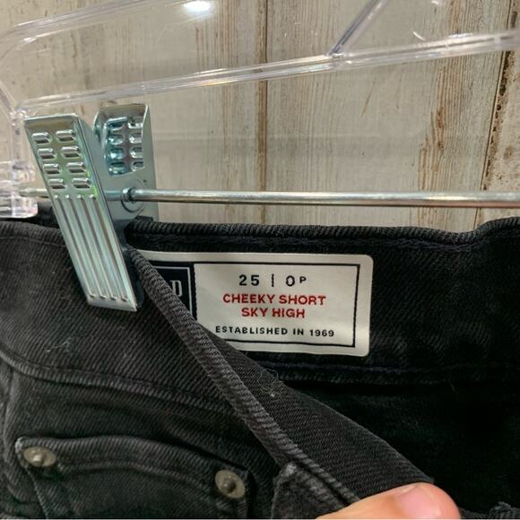 NWT Gap Cheeky Short Sky High Button Fly Black High Rise - Picture 5 of 8